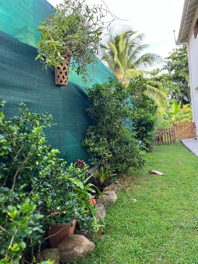 بيت للعطل Ti Bwa Lodge كابستر-بيل-أو